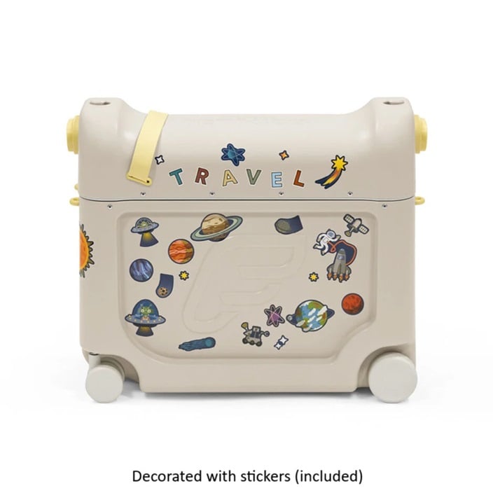 Braucams ceļojumu koferis – Stokke JetKids BedBox Moonglow White